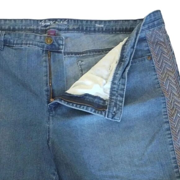 GV High Waisted Chevron Embroidered Sides Denim Jean Shorts Plussize 16 - Picture 11 of 15